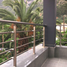 anodised-aluminium-railings-dlux-oval-doukas-application-3