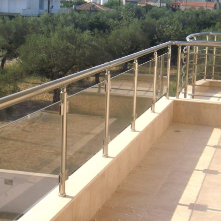 anodised-aluminium-railings-dlux-round-doukas-application-15