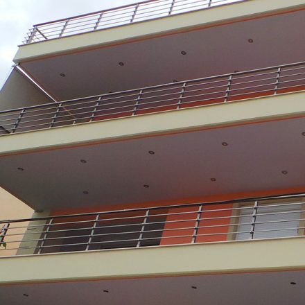 anodised-aluminium-railings-dlux-square-doukas-application-9